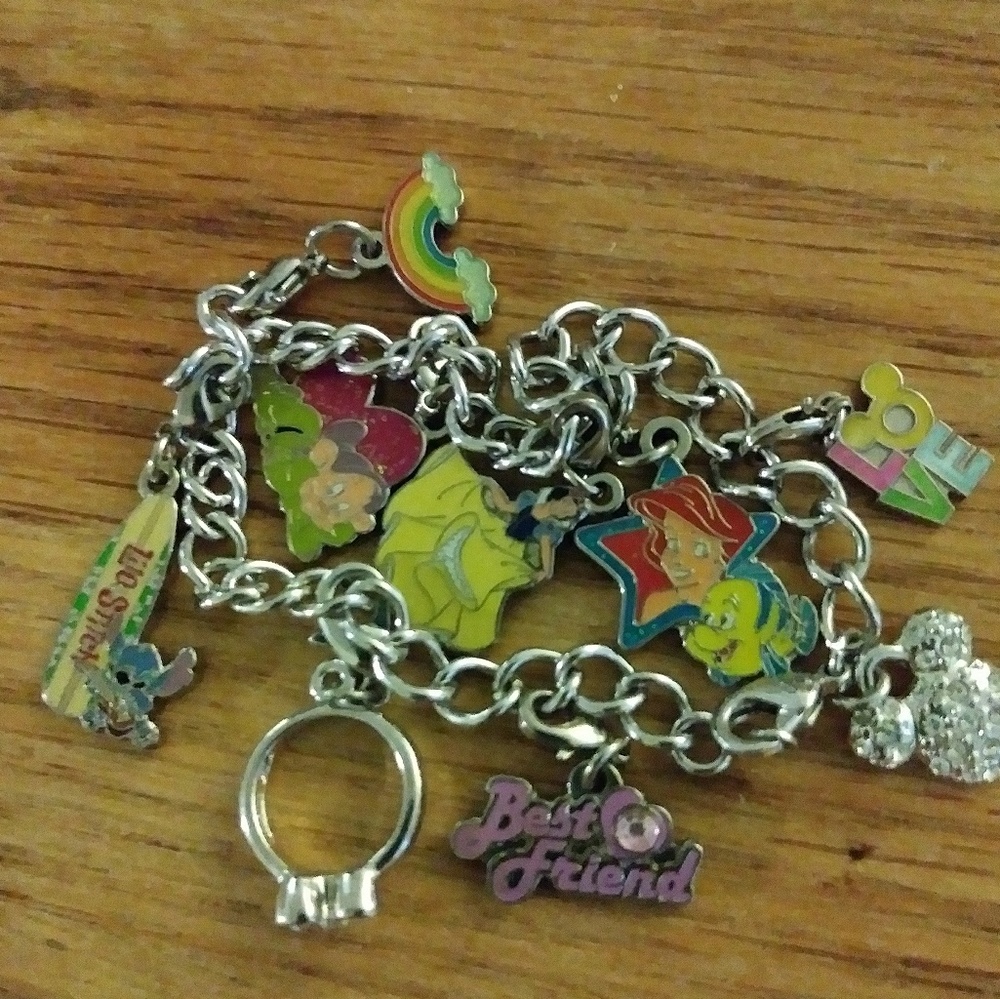 Disney charm bracelet 8 charms